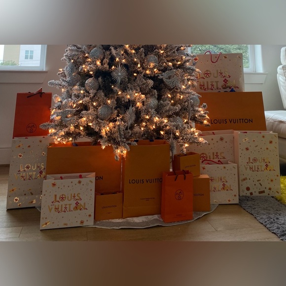 Authentic LV Paper Shopping Bag - Measurements 23” x 10” x 17.5” - Picture 7 of 10